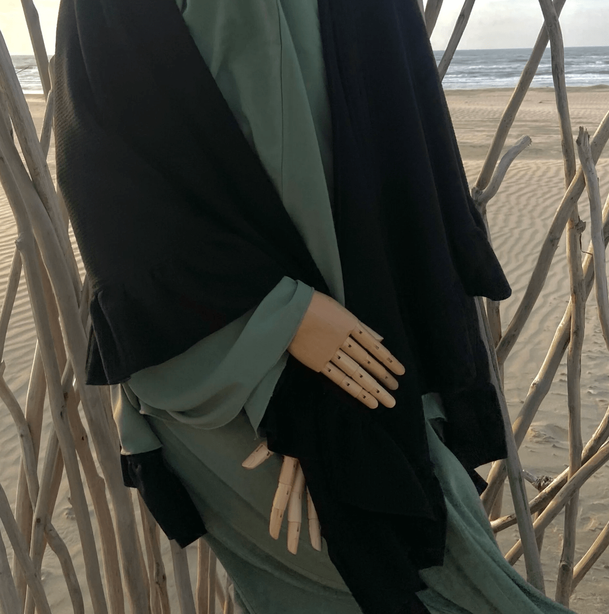 Black – Poncho – Itemss by Iness